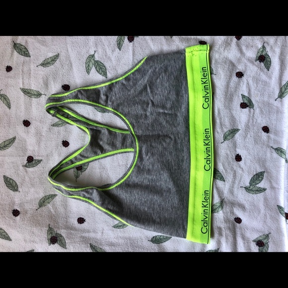 Calvin Klein sports bra - Picture 2 of 2